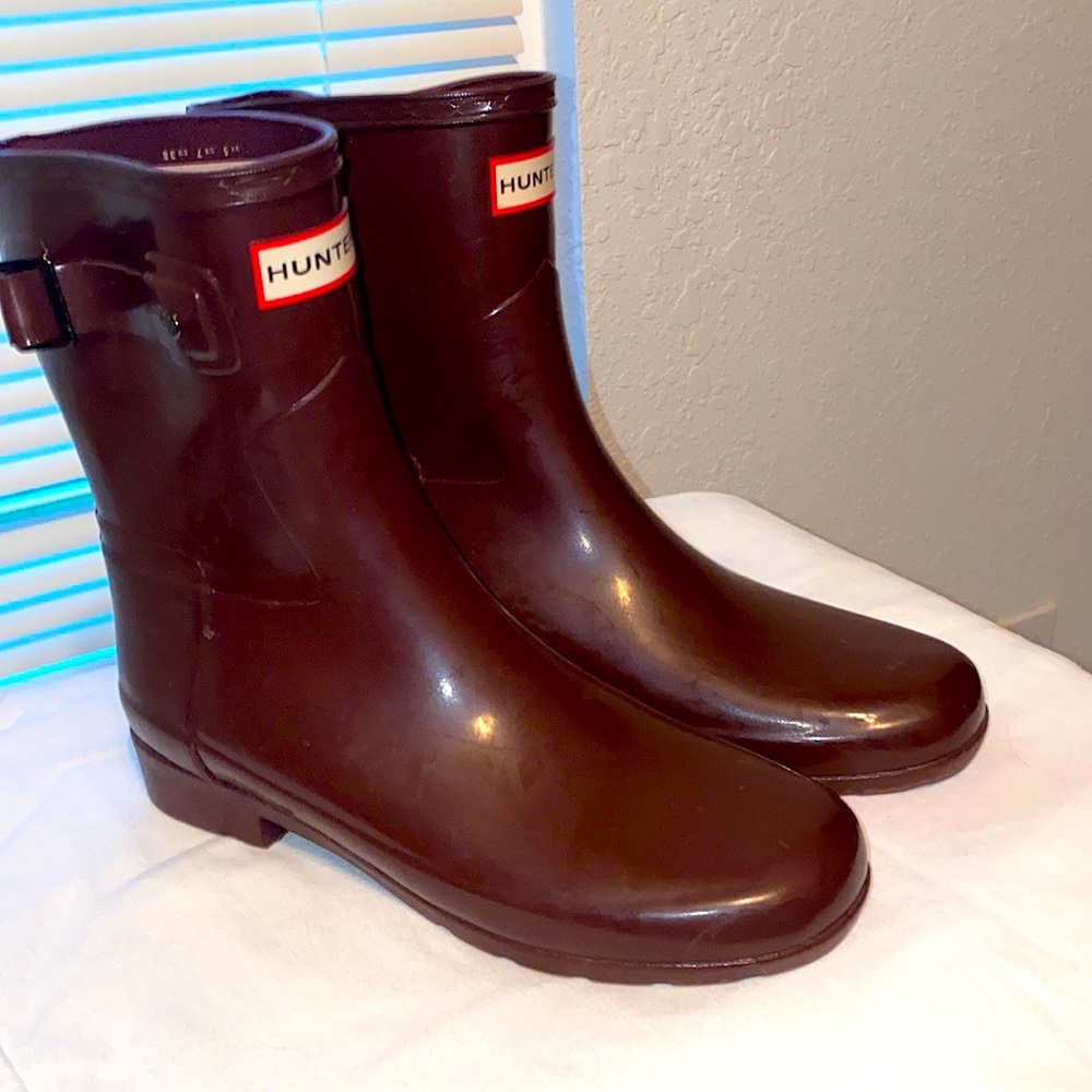 Size 7.5 Maroon Hunter Boots